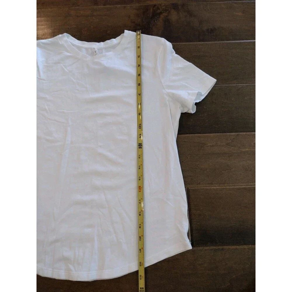 LULULEMON Women's EEUC Love White crewneck  short-sleeve t-shirt tee - size 4